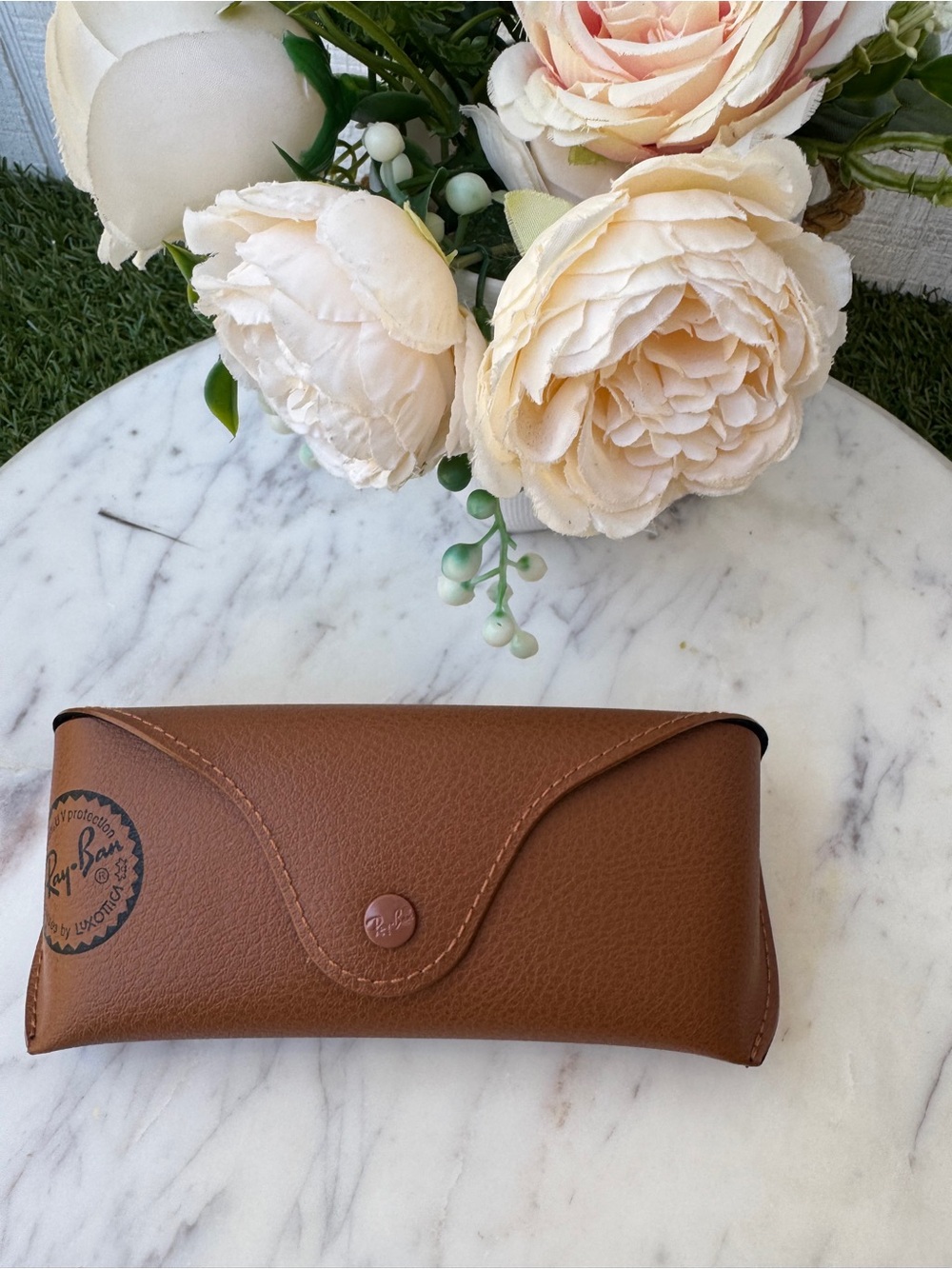 Ray-Ban Brown Leather Sunglasses Case new without tags Authentic